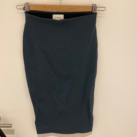 Green Aritzia pencil skirt - Picture 1 of 2